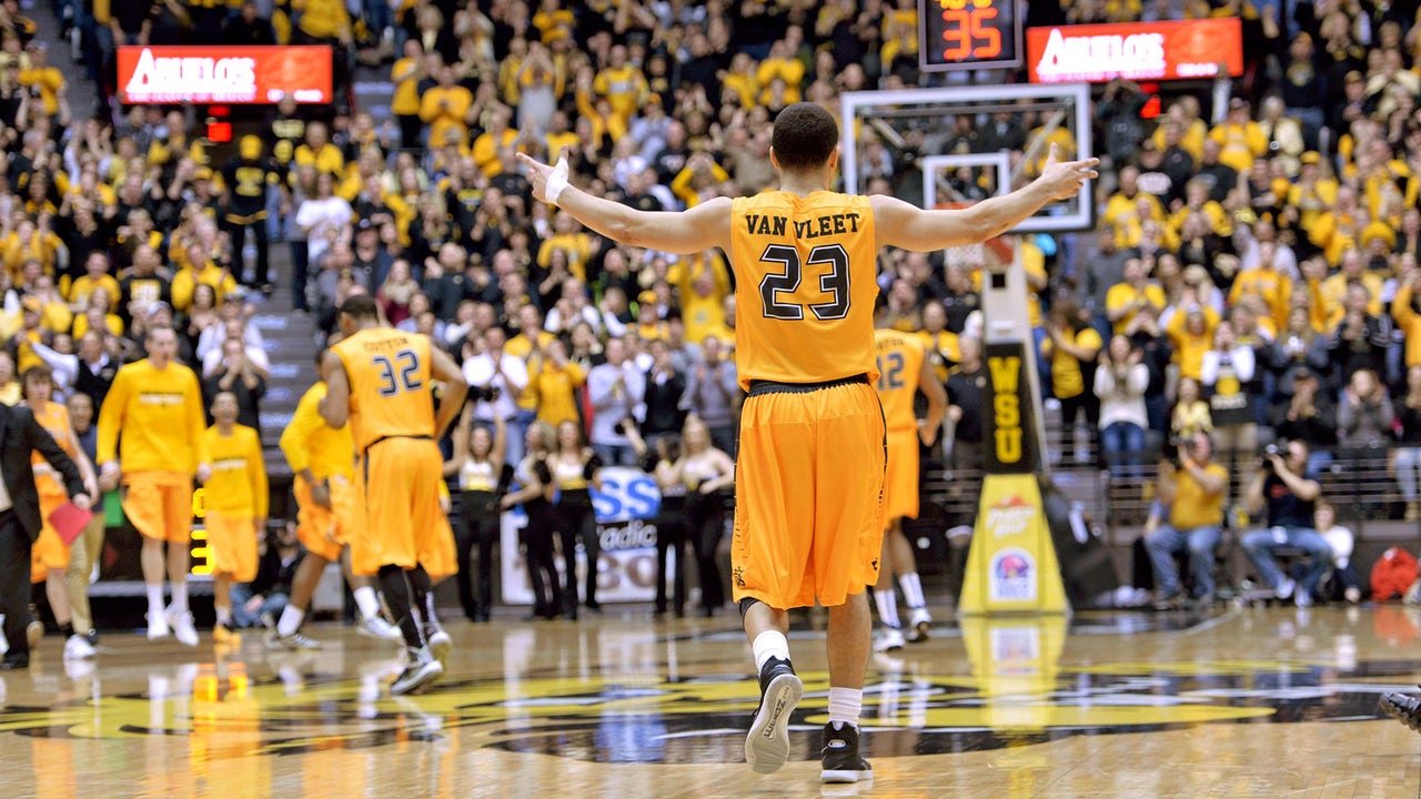 No. 4 Wichita State rolls past Evansville, remains unbeaten